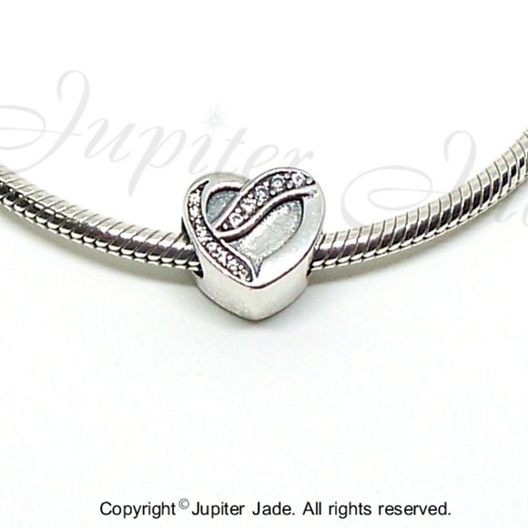 FREE S/H 925 Silver heart charm - fits Pandora bracelets - Picture 1 of 2